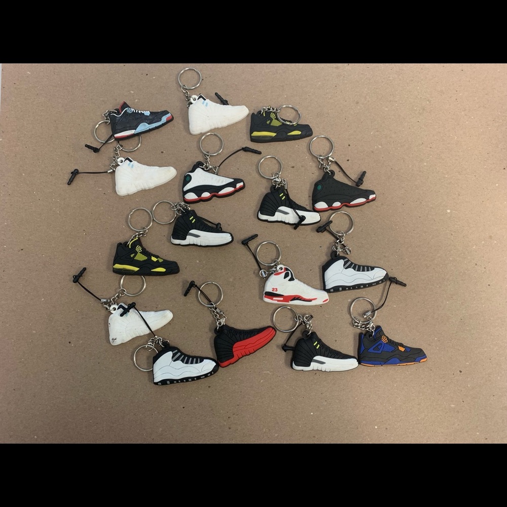 AIR JORDAN SNEAKERS RETRO KEY CHAIN (Nike 16)